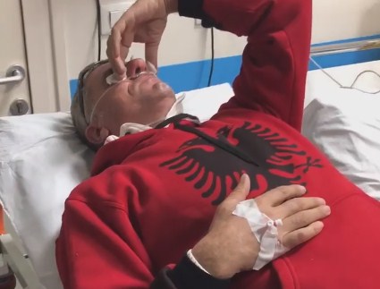 FOTO/Ish-deputeti nxjerr bisedat: Pasi e helmuan, policia dhunon familjen e protestuesit