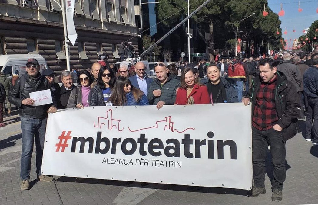 Vokshi: Qeveria fshin ditën e Teatrit në emër të korrupsionit miliona euro të shembjes së TK