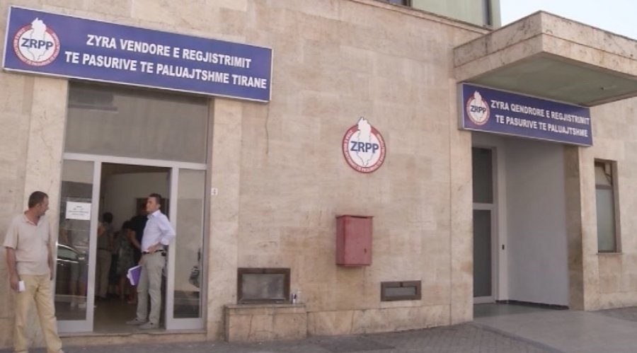 DENONCIMI/ Drejtori i Hipotekës nuk i paguan 2 vite sigurime se nuk është me PS