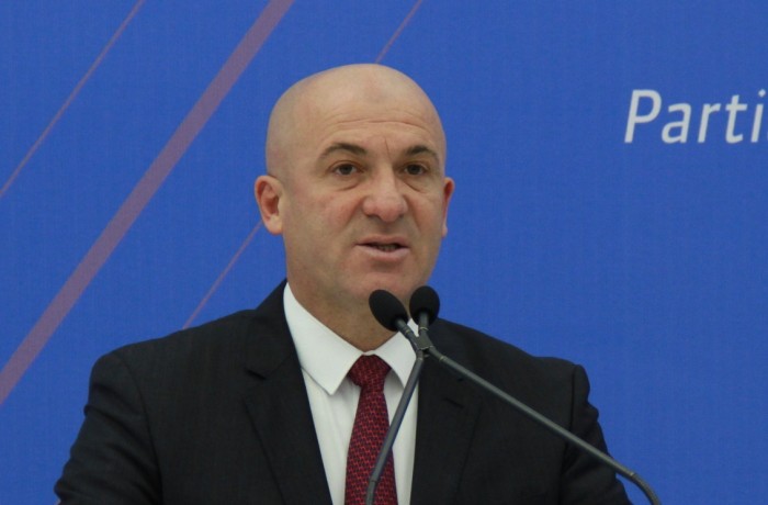 EMRI/Një tjetër kandidat nga PD kërkon të marrë mandatin në KQZ