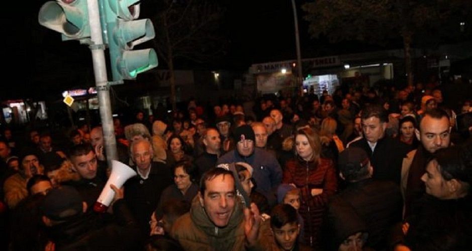 Banorët e Unazës së Re nisen drejt Drejtorisë së Policisë, kërkohet lirimi i të arrestuarve