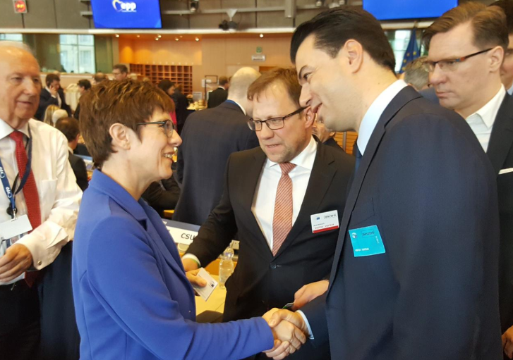 Disa orë para protestës, Basha takon kryetaren e CDU: Mirënjohje për modernizimin e PD