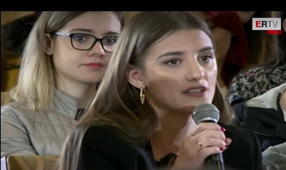 FOTO/ Platforma “Punë të Mbarë”, sjell mashtrimin e rradhës të Edi Ramës