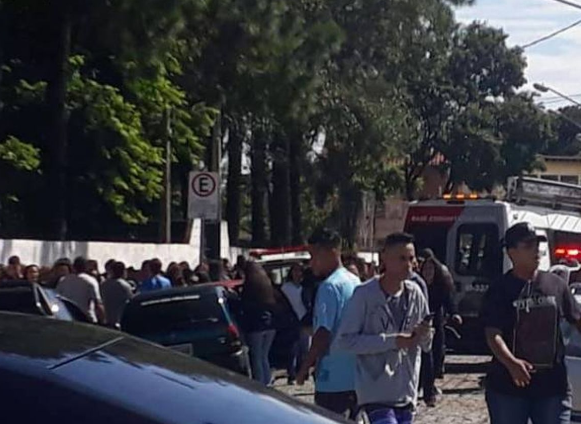 Të shtëna me armë në shkollë, humbin jetën 5 fëmijë