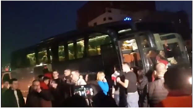 Protesta tek “Astiri”, nxenësit nga Saranda i bashkohen banorëve me thirrjet “Rama Ik”