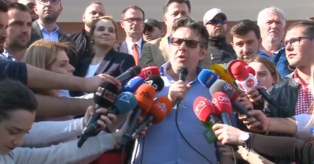 VIDEO/Paloka mbyll protestën, qytetarët të vendosur: Rama ik!!!