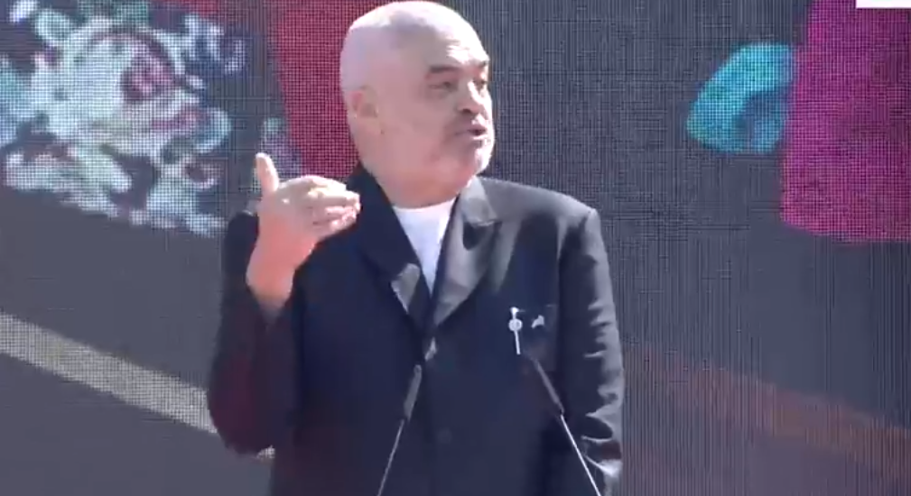 VIDEO/Rama nuk harron “premtimet”: Do shembim Muzeun Historik dhe Teatrin e Kukullave