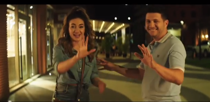 VIDEO/Në pritje të filmit “Dy gisht mjaltë”, Elvana publikon momentet gazmore me Ermalin