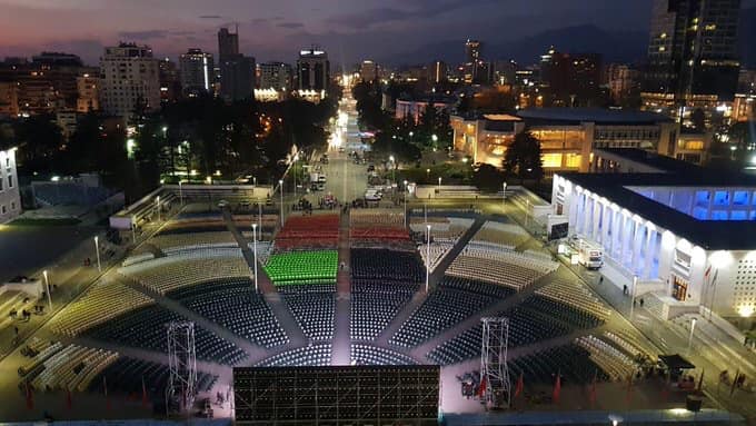 Skena e mahnitshme e prezantimit të Velisë, por sa lekë kushton!