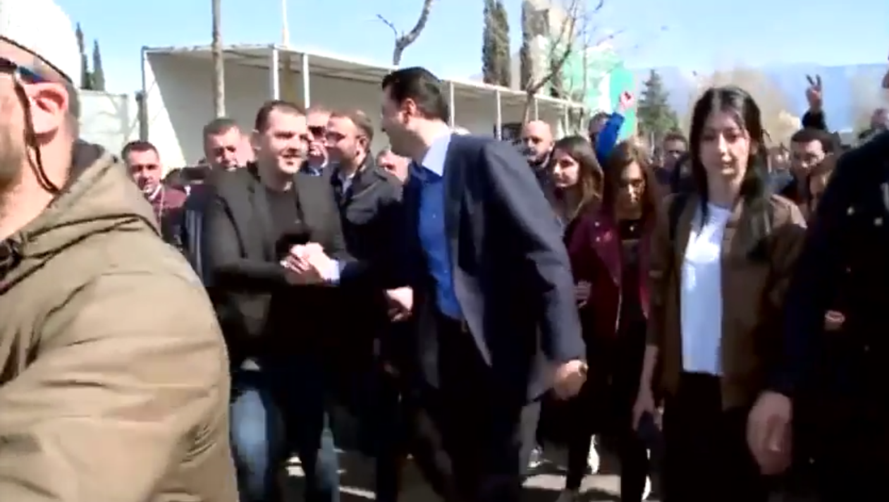 Krah Bashës! Kiri Hajdari shpjegon ‘përçarjen’ me të motrën pas mos dorëzimit të mandatit