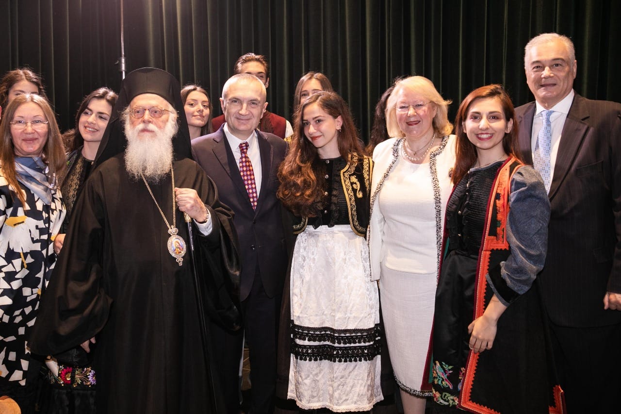 Presidenti Meta në Ditën Kombëtare të Greqisë: Popujt tanë meritojnë të jetojnë në bashkëpunim