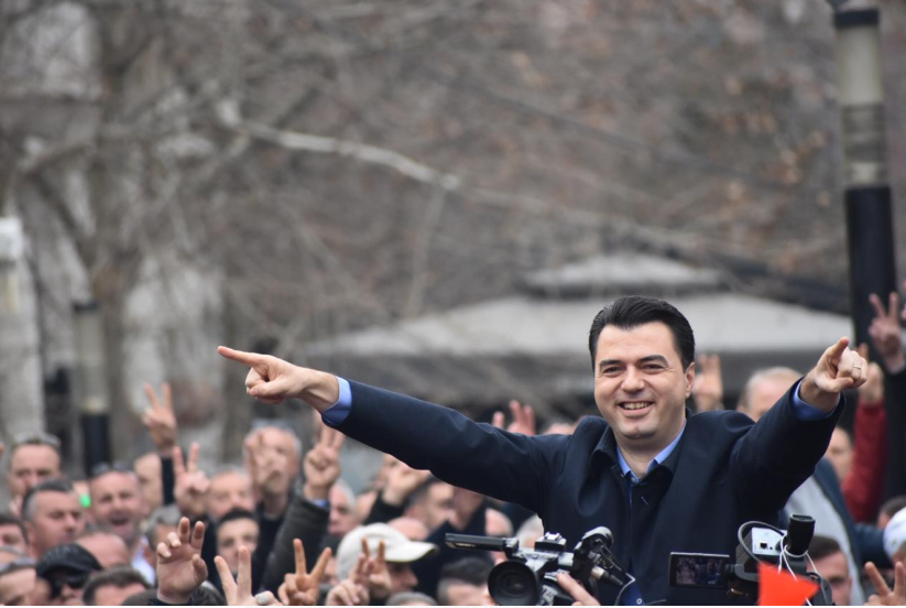 Basha zbulon arsyen e largimit të Ramës në Itali: Iku të negociojë për azilin politik