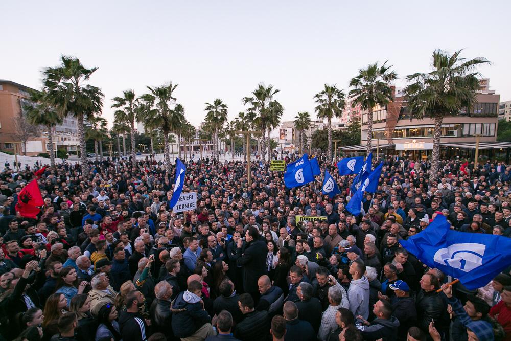 FOTO-GALERI/ Basha në Durrës: “Era e ndryshimit dhe e lirisë ka ardhur në qytetin tuaj”