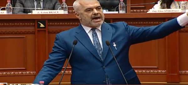 VIDEO/Hyri kundravajtje në Parlament, Ramës i duhet të flasë shpejt: Do iki dhe po flas i pari….