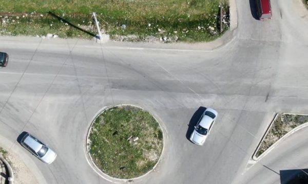 VIDEO/ Rrethrrotullimi më i çuditshëm në botë ndodhet në… Durrës