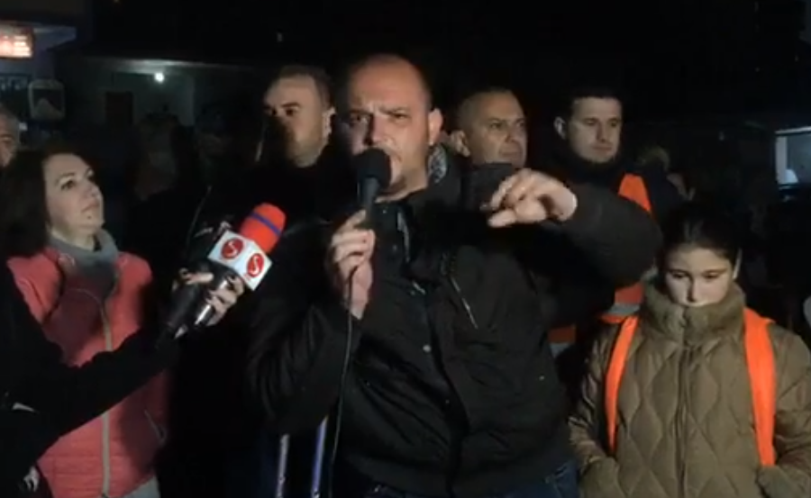 VIDEO/Vijon rezistenca e banorëve të Unazës, Balliu krahë tyre: Niçja jonë është trafikant