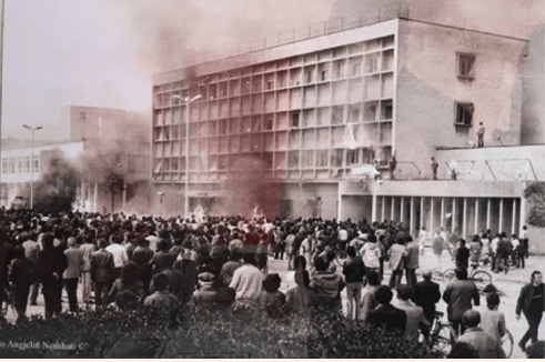 2 prilli, ish-deputetja: Beteja për liri e demokraci nuk kërkon jetë djemsh nënash