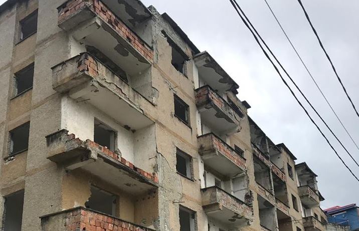 30 kg eksploziv për shpërthimin, IKMT shemb sot pallatin në Çorovodë