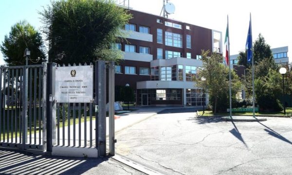 E rëndë në Itali, shqiptarja tenton t’i japë fund jetës brenda gjykatës