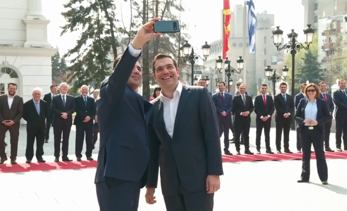 VIDEO/Historike, Tsipras i pari kryeministër grek që viziton Maqedoninë e Veriut
