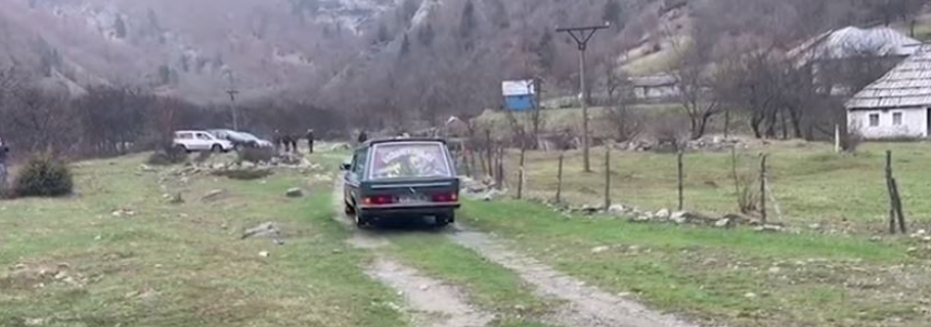 FOTO/ Mes maleve të Tropojës, Admir Murataj përcillet në banesën e fundit