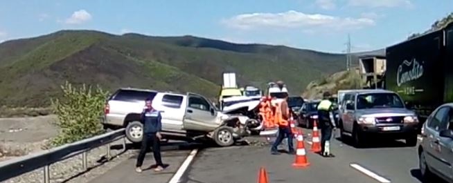 Aksident i rëndë në Rrugën e Kombit, 5 të plagosur, dy në gjendje të rëndë