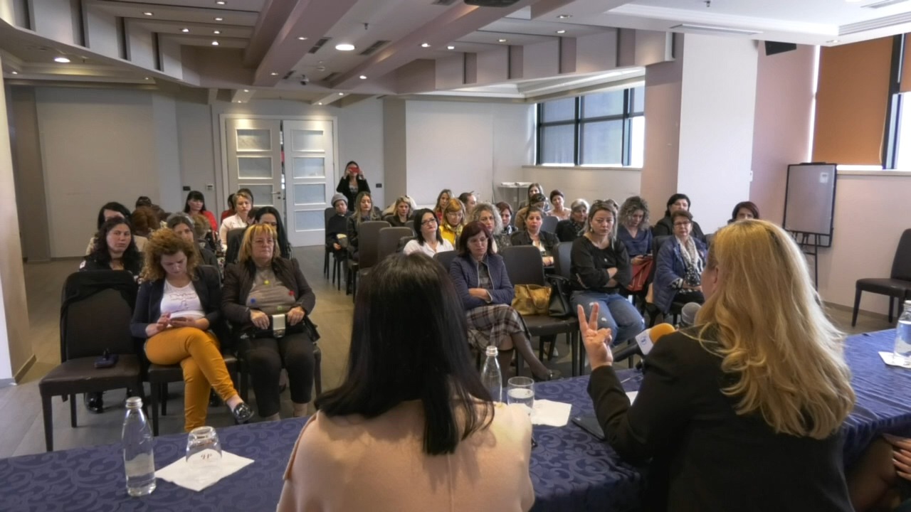 Albana Vokshi në Vlorë: Gratë dhe vajzat në krye të protestave qytetare