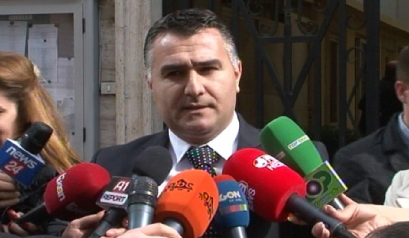 Ish-deputeti Arben Ndoka: Kam gjetur vrasësit e vëllait, prokuroria u shërben atyre