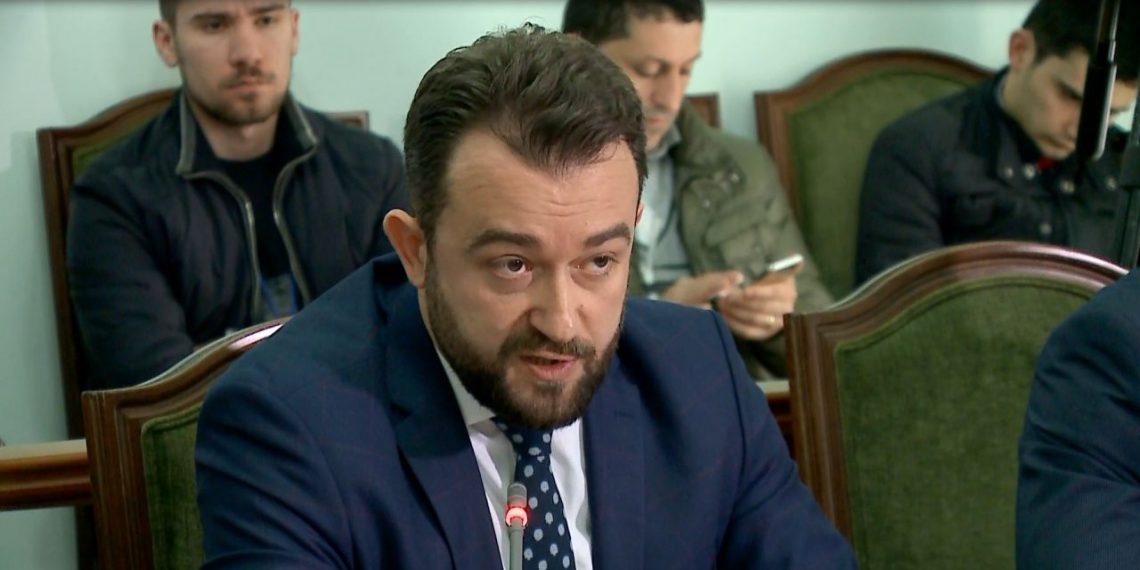 EMRAT/Ndryshime në dogana, shkarkohen tre drejtues të rëndësishëm