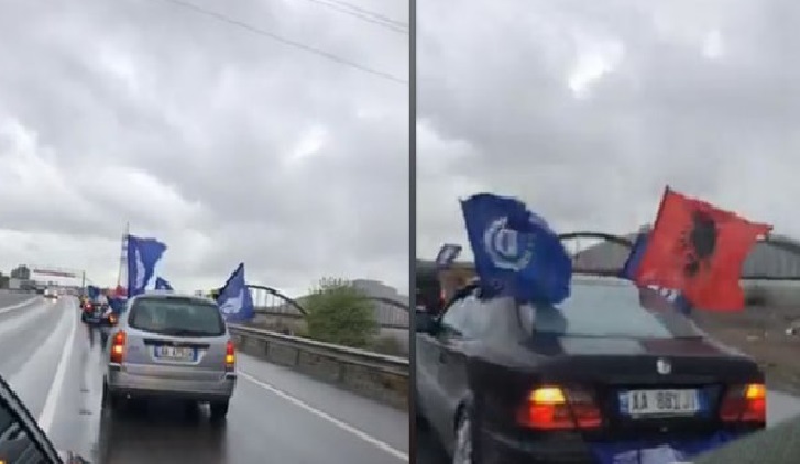 VIDEO/ Basha niset drejt Laçit, pritje madhështore nga qytetarët në autostradë