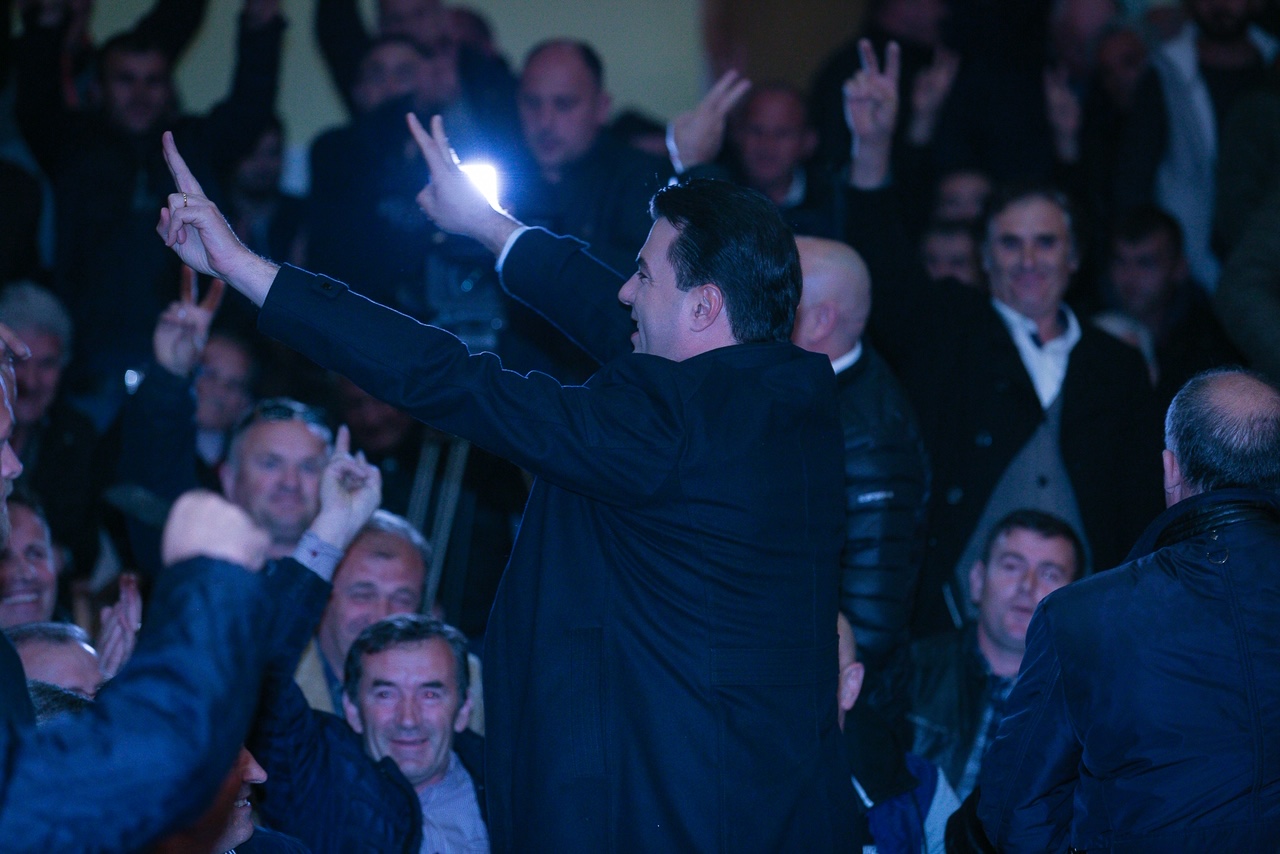 FOTO/Basha mesazhe të qarta: PD është shumicë absolute, të largojmë atë që vjedh zgjedhjet