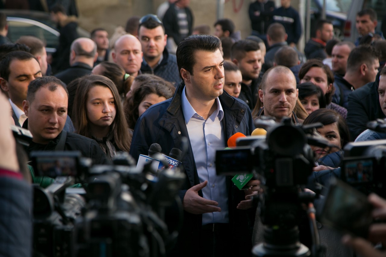 Basha nga Vlora: “Policia duhet të pranojë dështimin që kërkon ta mbulojë me ushtrinë”