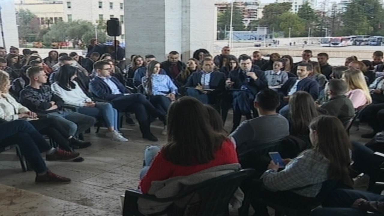 Basha: “10 mijë mundësi stazhi për studentët në vit nëse PD vjen në pushtet”