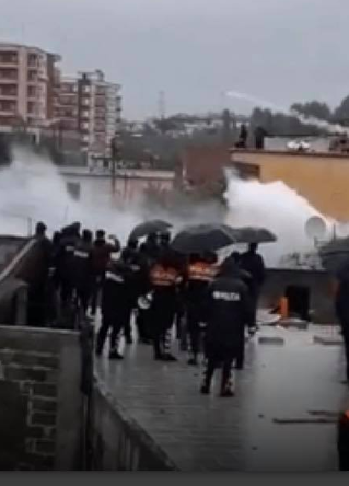 Gaz lotsjellës ndaj banorëve, Paloka: O njerëz mendoni vetëm një moment sikur të ishit ju…