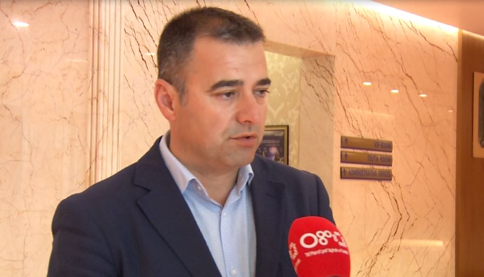 Ish-drejtori i Aviacionit Civil: Shteti u dorëzua në Rinas