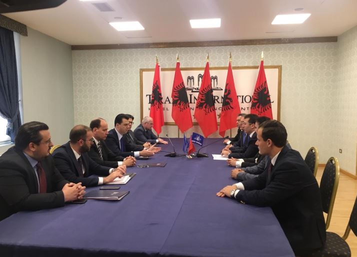 VIDEO/Firmoset marrëveshja e parë, aleati i Bashës: Garantojmë zgjedhje të lira