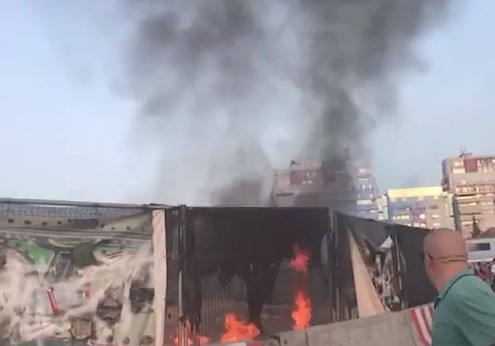 Protestuesit i vënë flakën projektit të “Unazës së Madhe”