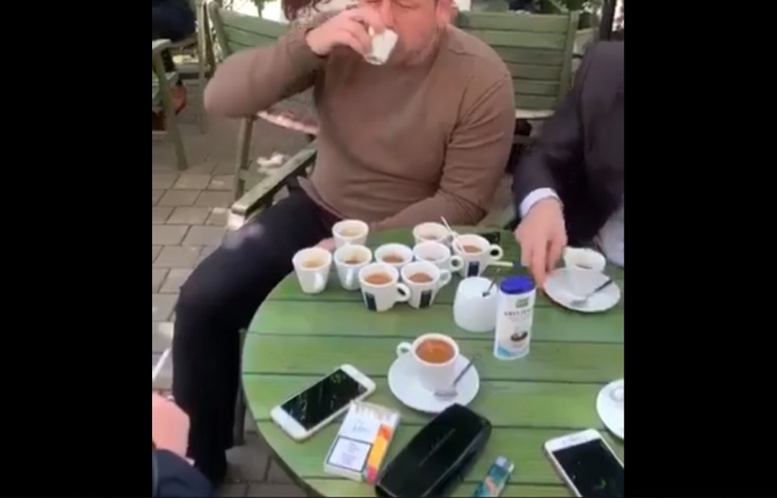 VIDEO/ Deputeti shqiptar pi 50 kafe në ditë, 10 vetëm në mëngjes