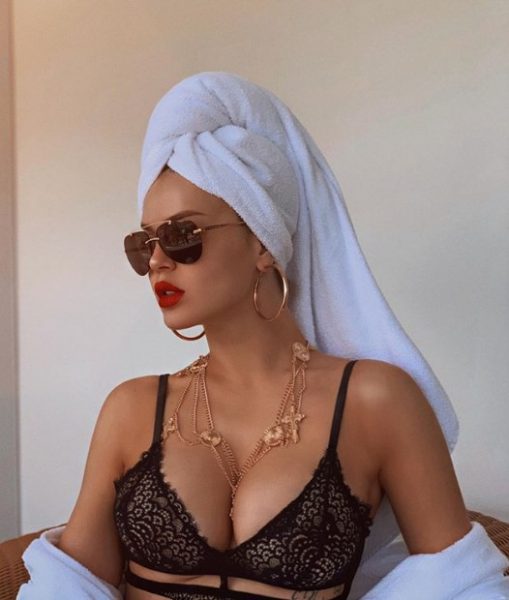 FOTO/ Kejvina tërbon fansat me recipetat transparente