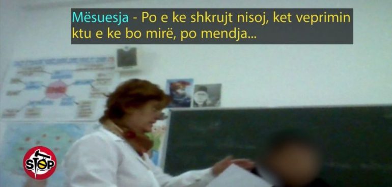“Kuç*ë e pise”, mësuesja në Kukës ofendon dhe dhunon nxënësit, ministrja merr masa