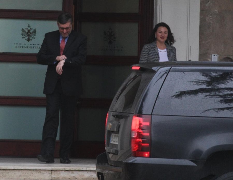 Zyrtari amerikan përfundon takimin në kryeministri, çfarë u bisedua me Ramën?