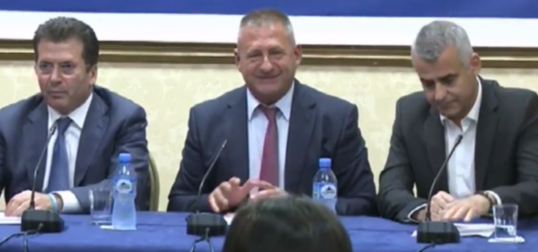 E PLOTE/Aleatët e Bashës prezantojnë platformën e tyre për zgjidhjen e krizës politike