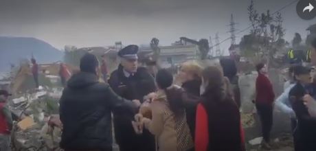 FOTO/Rikthehen fadromat tek Bregu i Lumit, banorët përplasen me policinë