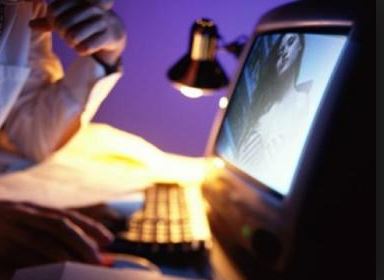 Foto dhe video intime për hakmarrje, Italia me ligj të ri: 6 vite burg kush i publikon