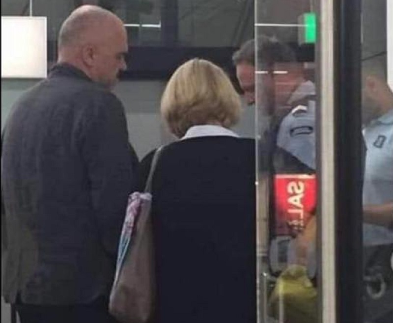 “Ramës i ushtrohet kontroll special nga policia e kufirit e Mbretërisë së Hollandës”