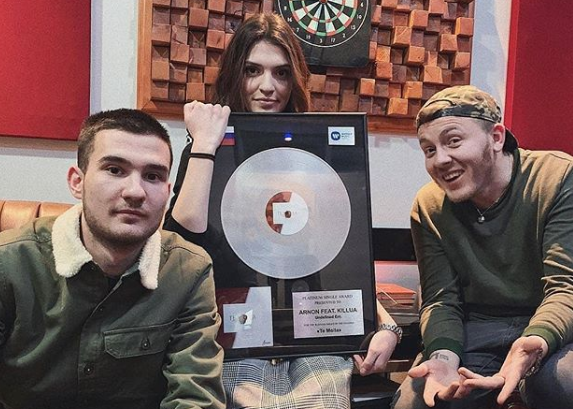 Kënga shqiptare thyen rekorde, më e kërkuara në Shazam, fiton dhe çmimin prestigjioz