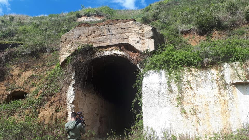 Gazetari tregon pamjet e tynelit dhe ironizon ministrin: Nuk gjetëm hirin e parave të djegura