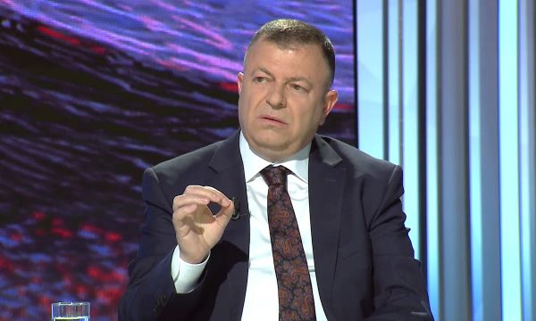 “Rri në hotel me Olta Xhaçkën”, ish- deputeti: Ky person drejton në Dibër