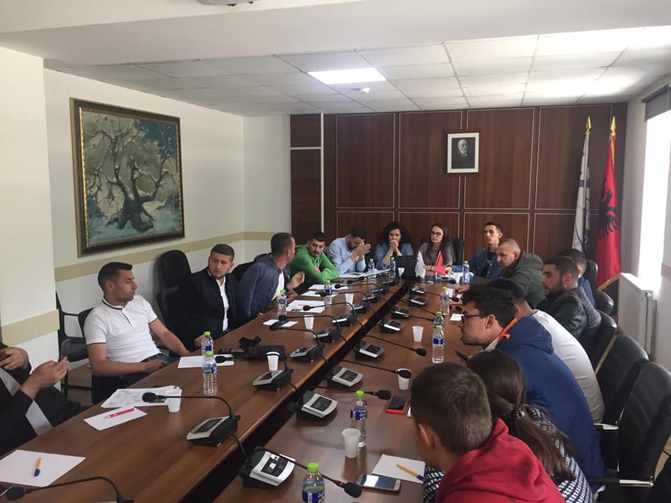 Studentët e Korçës të vendosur, në 22 Maj para Ministrisë së Arsimit