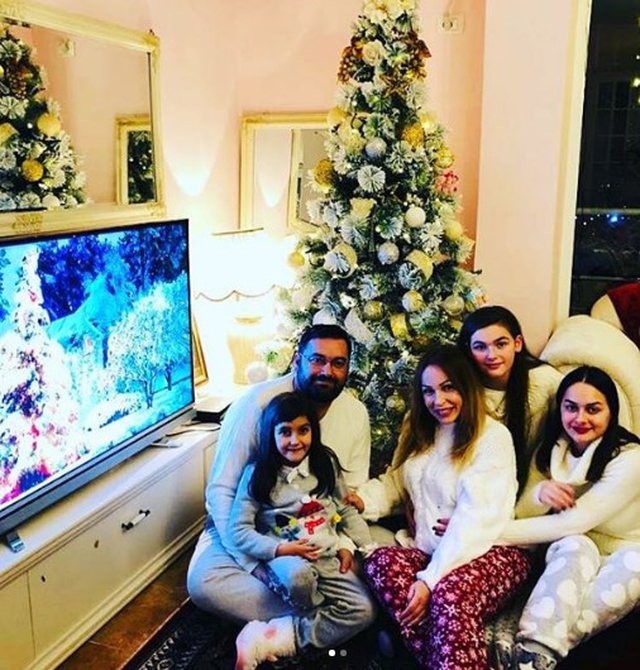 Bëhet nënë për herë të katërt, moderatorja i vendos vajzës një emër të veçantë